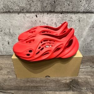 YEEZY FOAM VERMILLION